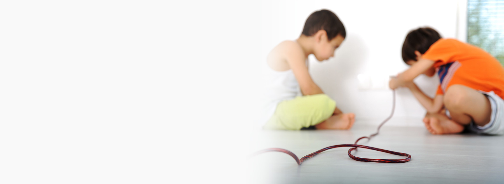 10000次的順暢插拔
 正泰開關(guān)NEW...