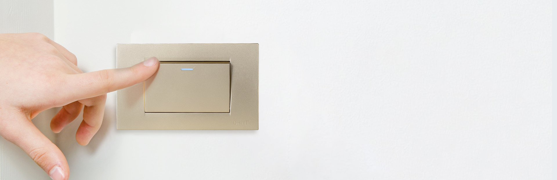 指尖暢意，自由觸碰
 正泰開關NEW5Q...