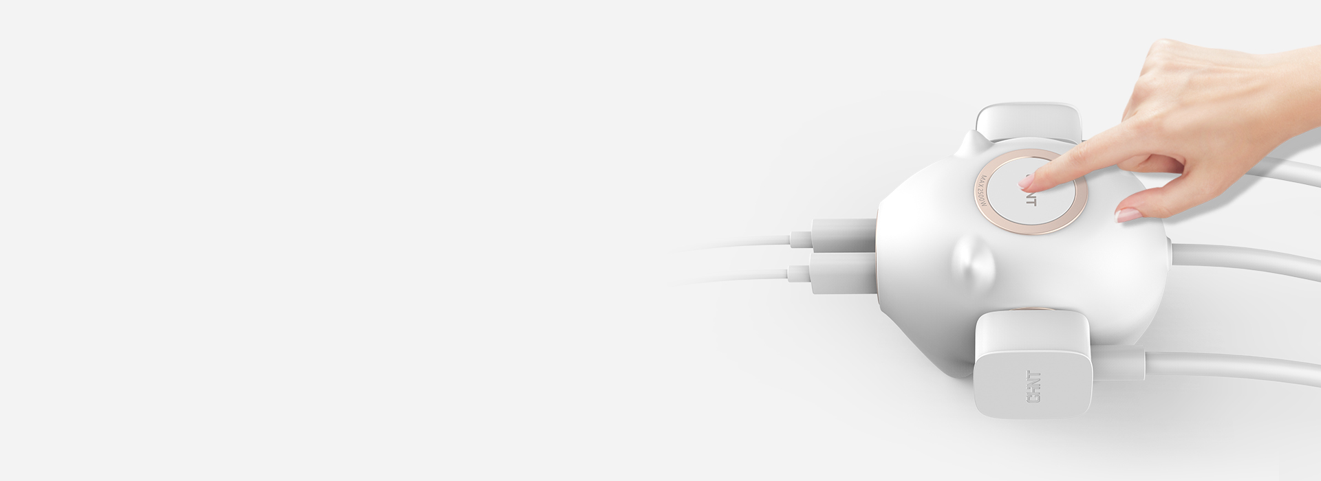 立體集成，雙方位插孔
 創(chuàng)新不止一面。正...