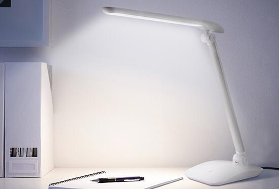 床頭臺(tái)燈的擺放有什么講究?怎么放比較好 床頭臺(tái)燈的擺放有什么講究?怎么放比較好