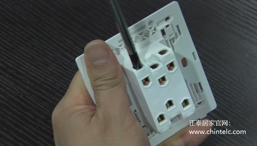 二開雙控開關怎么接線2 二開雙控開關怎么接線2