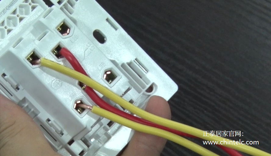 二開雙控開關怎么接線4 二開雙控開關怎么接線4