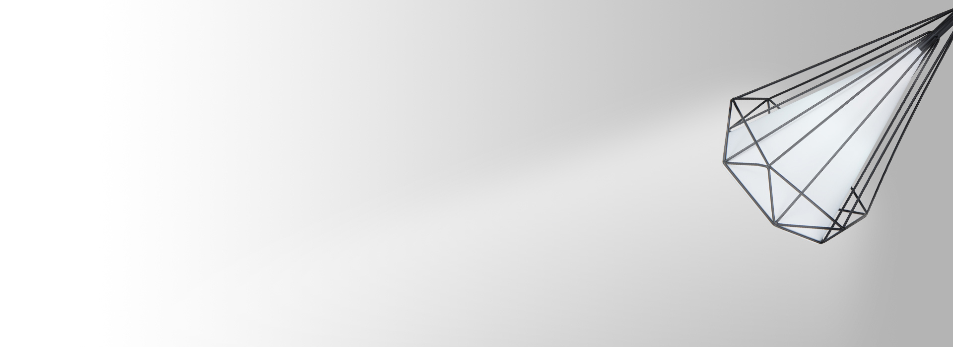 經(jīng)典黑白配，邂逅簡約之美
 黑色的燈體，...