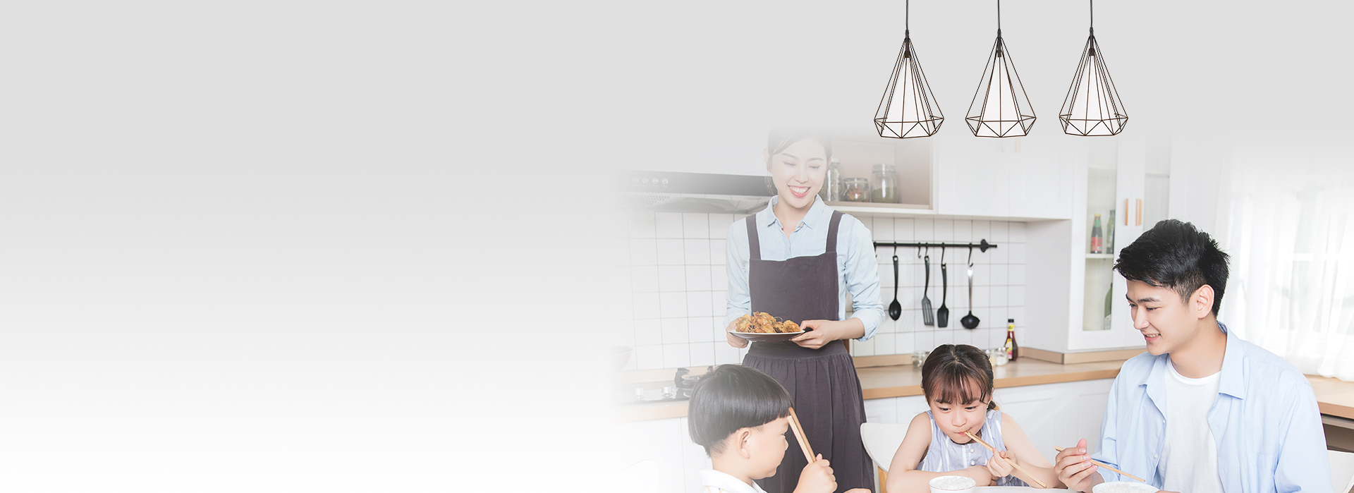 高透光燈罩，柔和光線肆意傾灑
 燈罩一體...