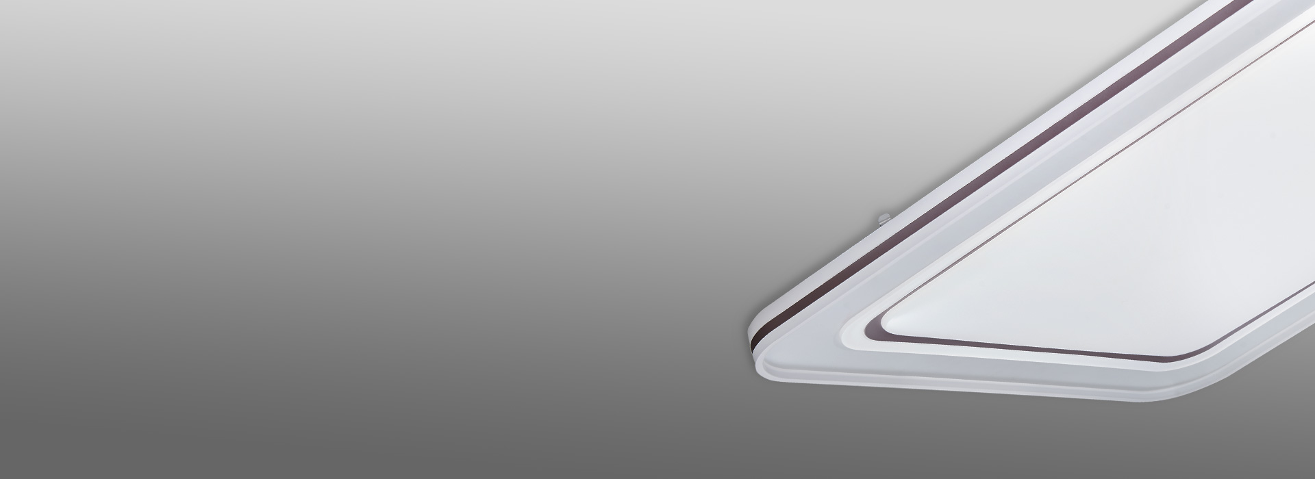 優(yōu)質(zhì)五金底盤，結(jié)實(shí)耐用壽命長
 鐵藝底盤...