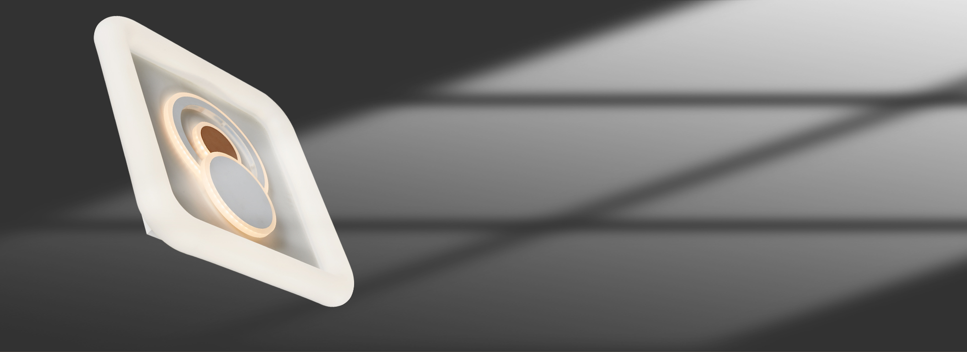 光學(xué)面罩，透出柔和好光線
 亞克力材質(zhì)的...