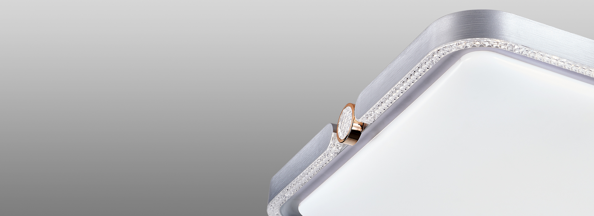 鉆石切割的棱晶面，星空般夢幻
 棱晶面在...