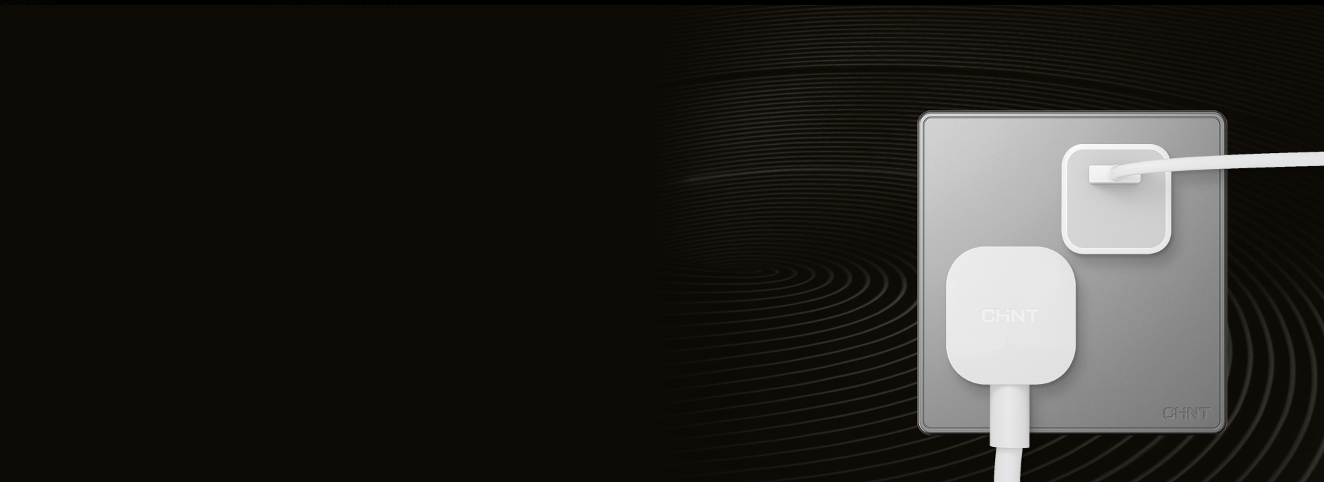 大孔距，插頭不打架
 大中心孔距，滿足兩...