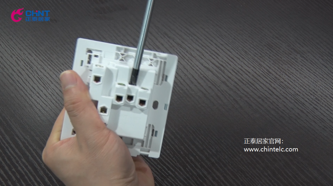 一開五孔插座接線圖:一開五孔插座怎么接線-2 一開五孔插座接線圖:一開五孔插座怎么接線-2