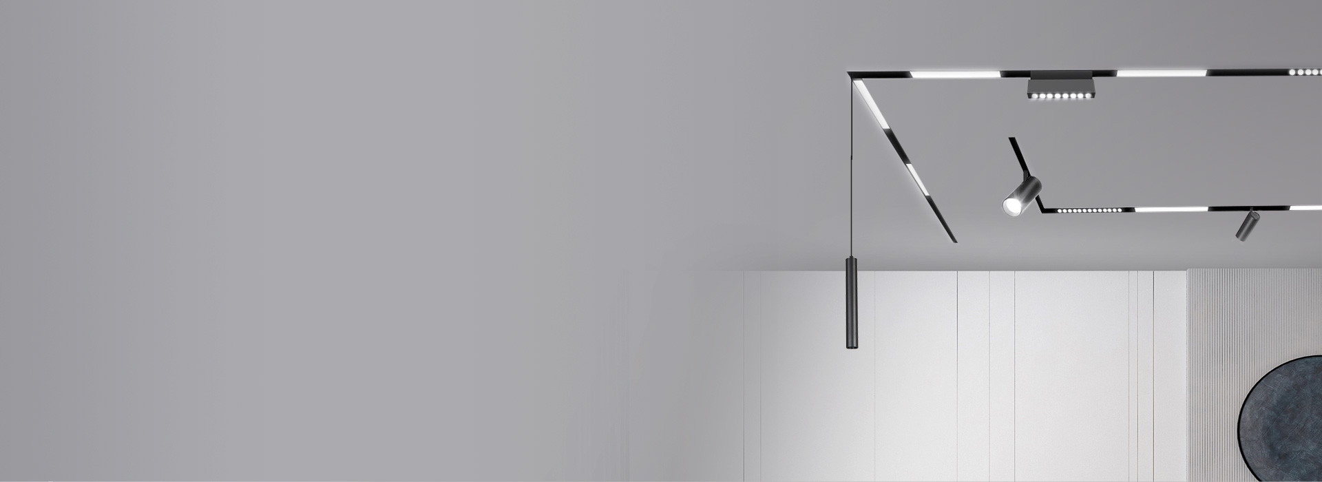 磁吸軌道燈
 藝術(shù)，或是魔術(shù)。相互碰撞，...